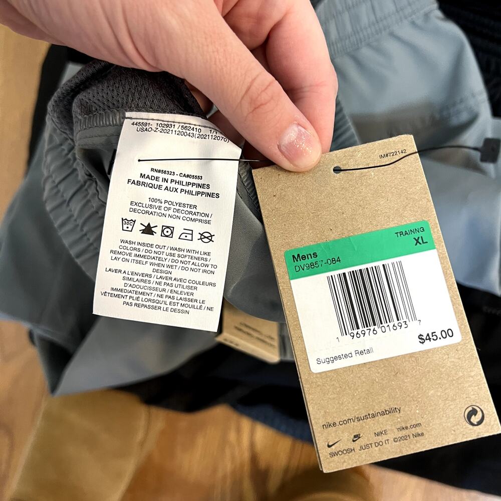 NWT Nike Form 7" Gray Shorts - Picture 5 of 5